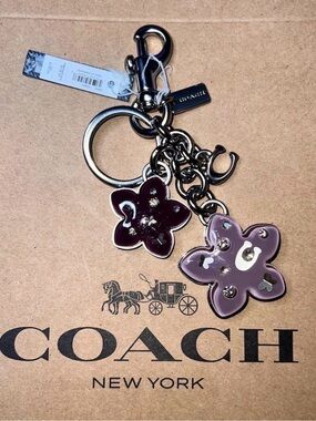 COACH Floral Cluster Bag Charm Women’s Purple Floral Wildflower Keychain NWT